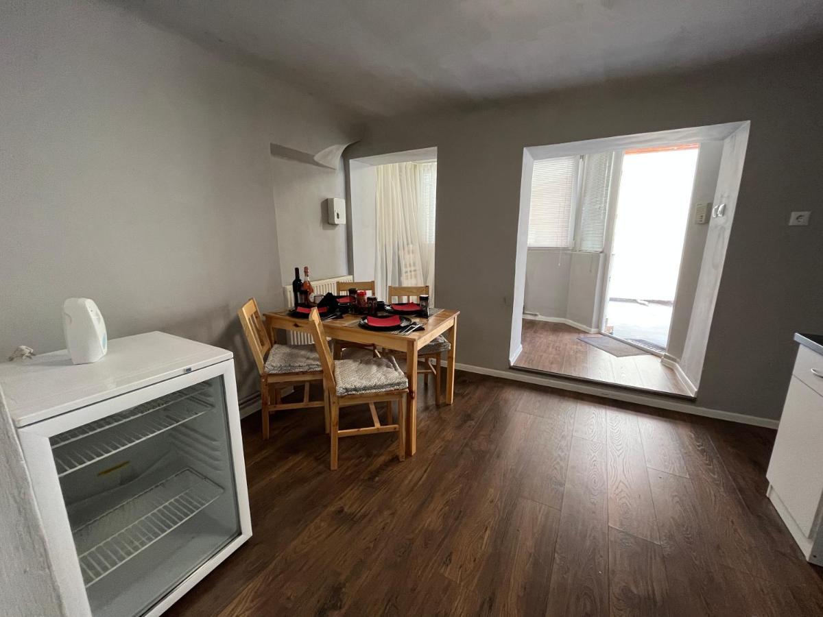 Grey House Apartamento Braşov Exterior foto